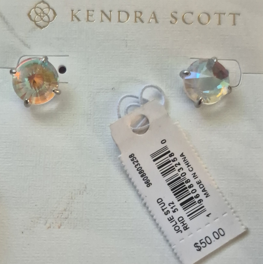 Kendra Scott JOLIE Stud earrings/ silver   NEW in card. $50 retail.   Designe